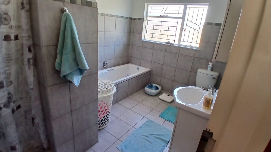 4 Bedroom Property for Sale in Fichardt Park Free State